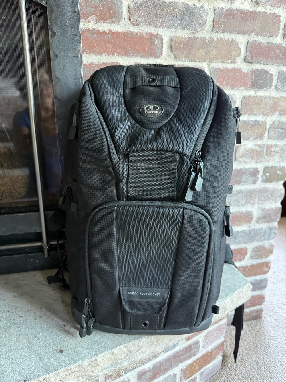 Tamrac Evolution w/ Multi Zippered Compartments Camera Bag w/Tripid Foot Rest